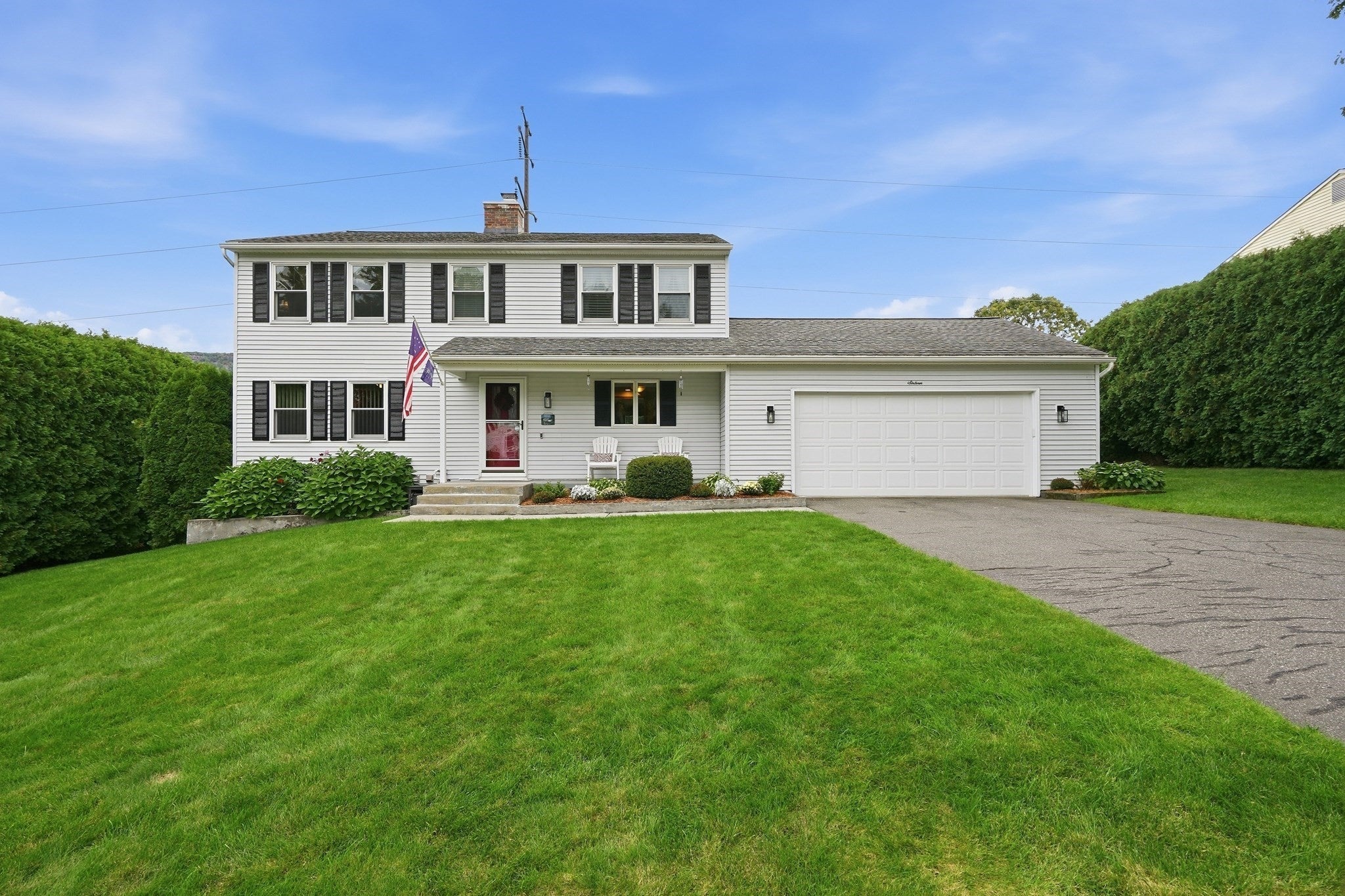 16 Matthew Dr