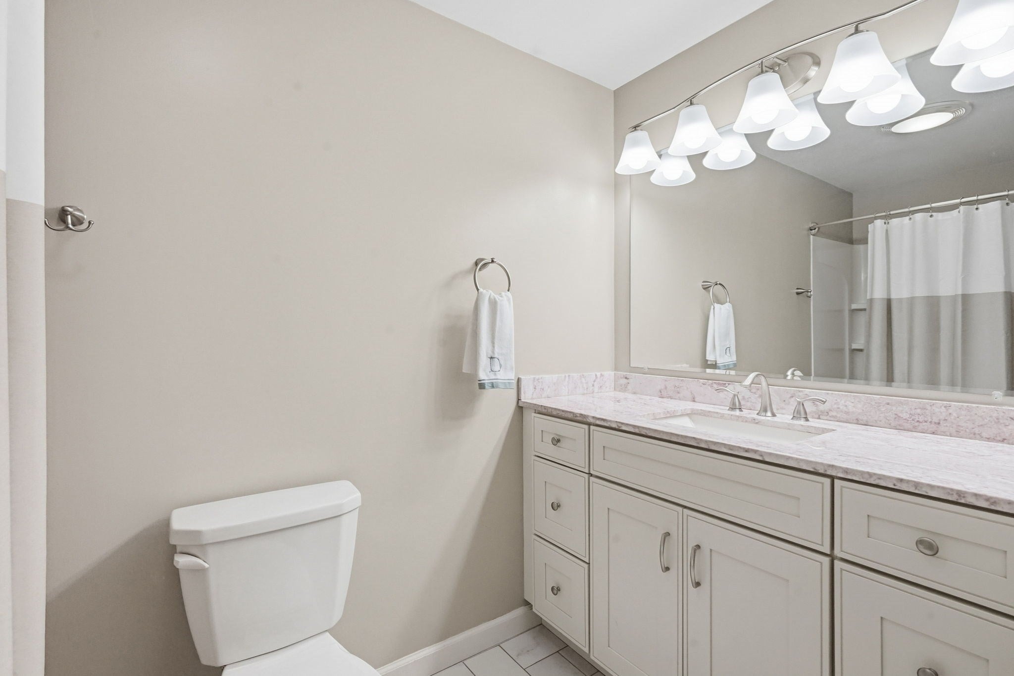 16 Matthew Dr, Easthampton, MA Photo #22