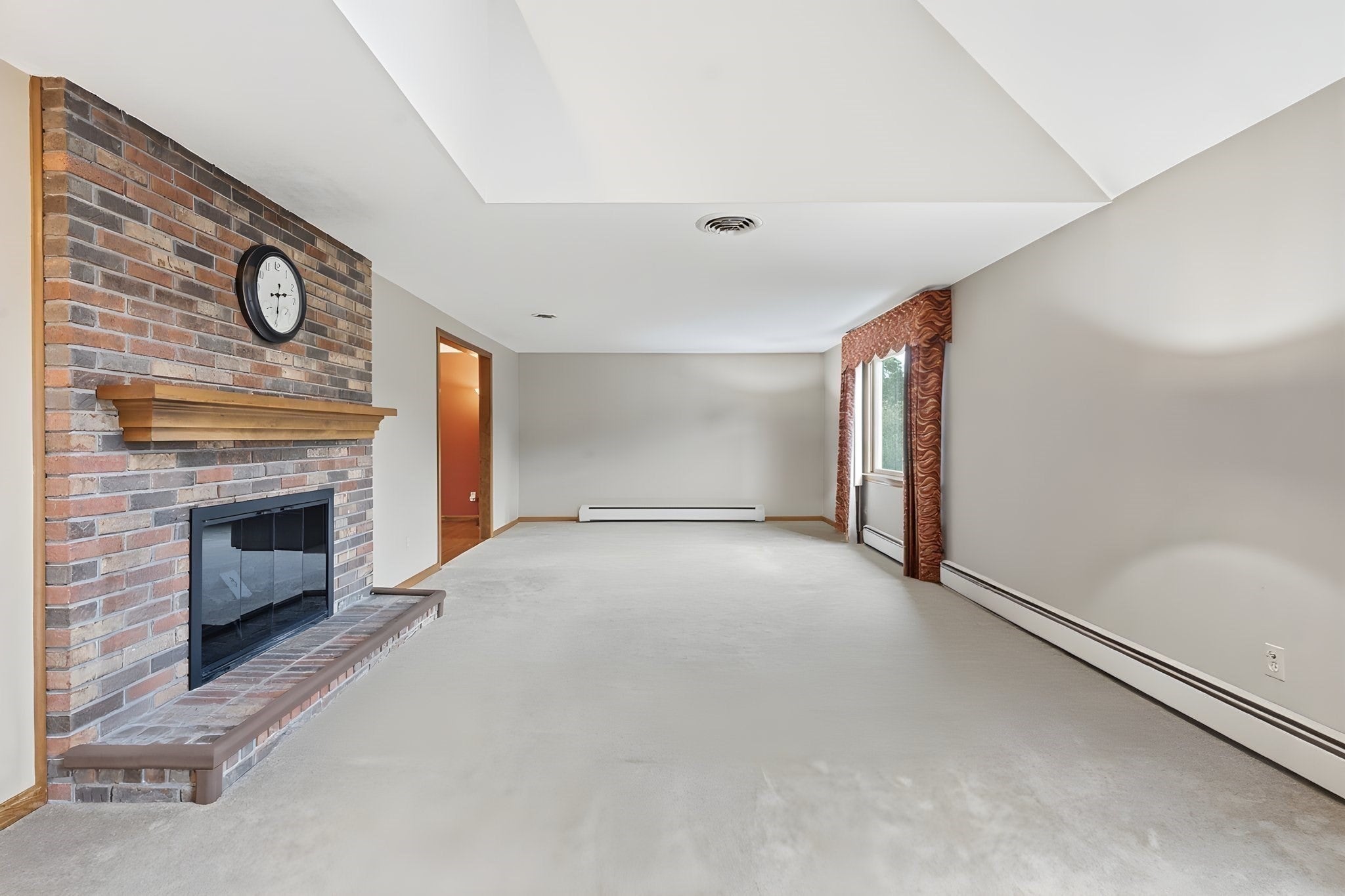 16 Matthew Dr, Easthampton, MA Photo #13