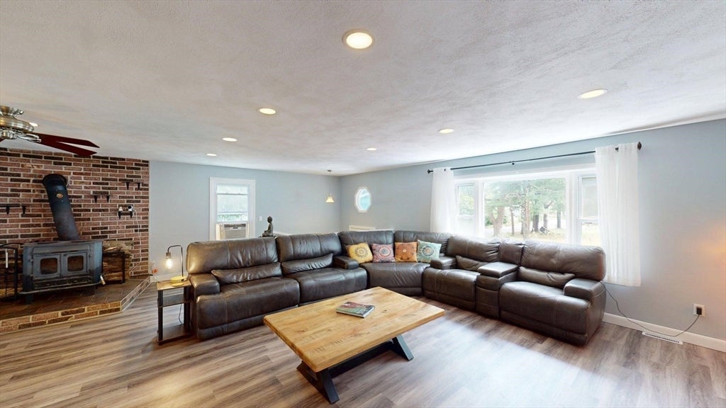 52 Prospect Avenue, Attleboro, MA, 52 Prospect Avenue, Attleboro, MA Photo #4