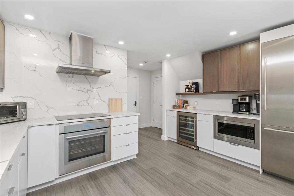 199 Coolidge Ave 105