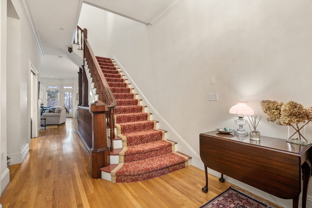 194 Beacon St 1