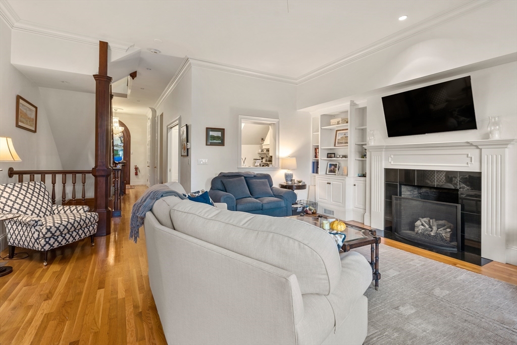 194 Beacon St 1