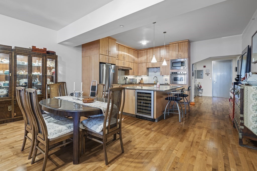 1313 Washington St. 321