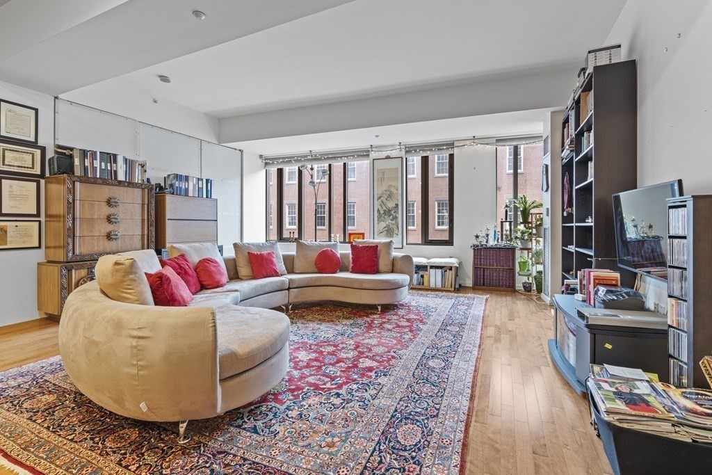 1313 Washington St. 321