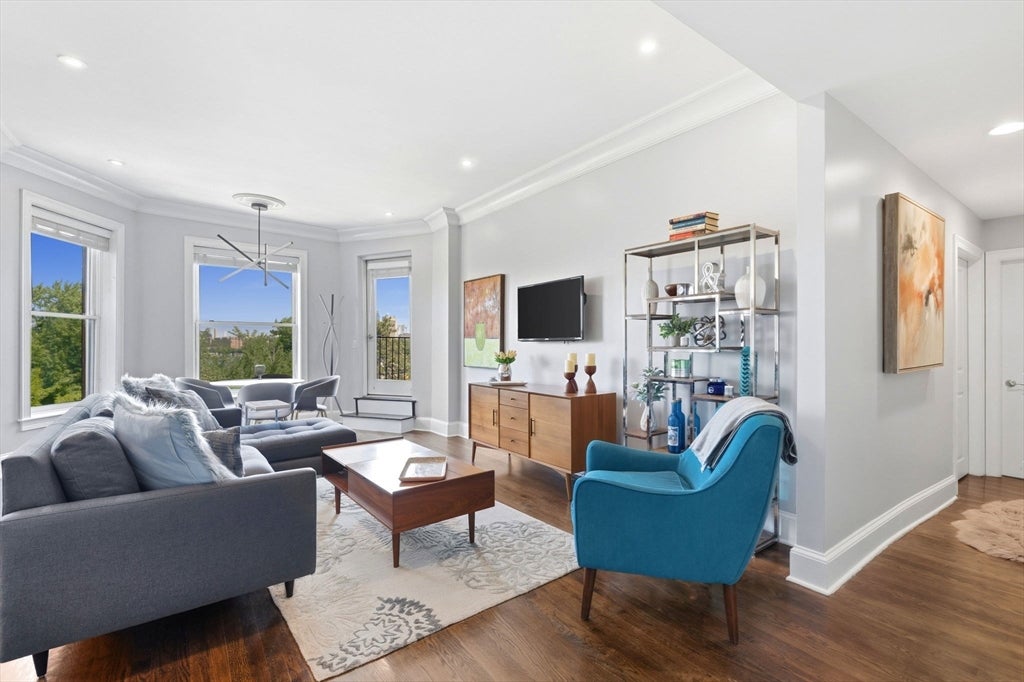 23 Bay State Road 4
