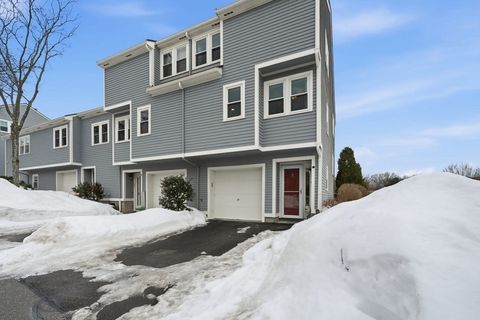 8 Russell Dr 7D Salem MA 01970