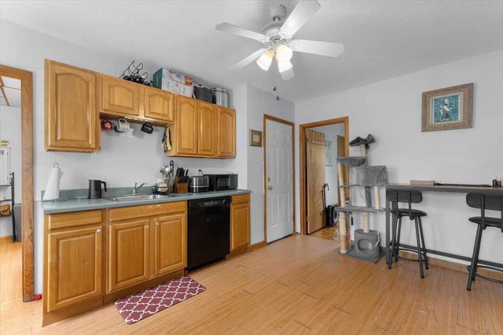 15 Steele St