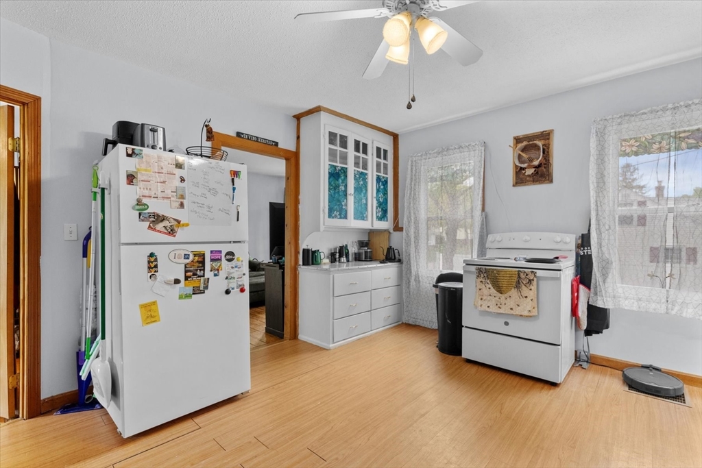 15 Steele St, Worcester, MA Photo #6