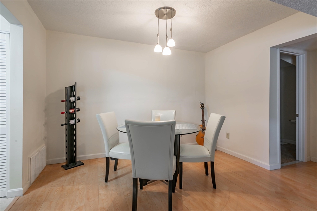 217 Edgebrook Dr 217