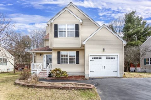 18 Palomino Dr Franklin MA 02038
