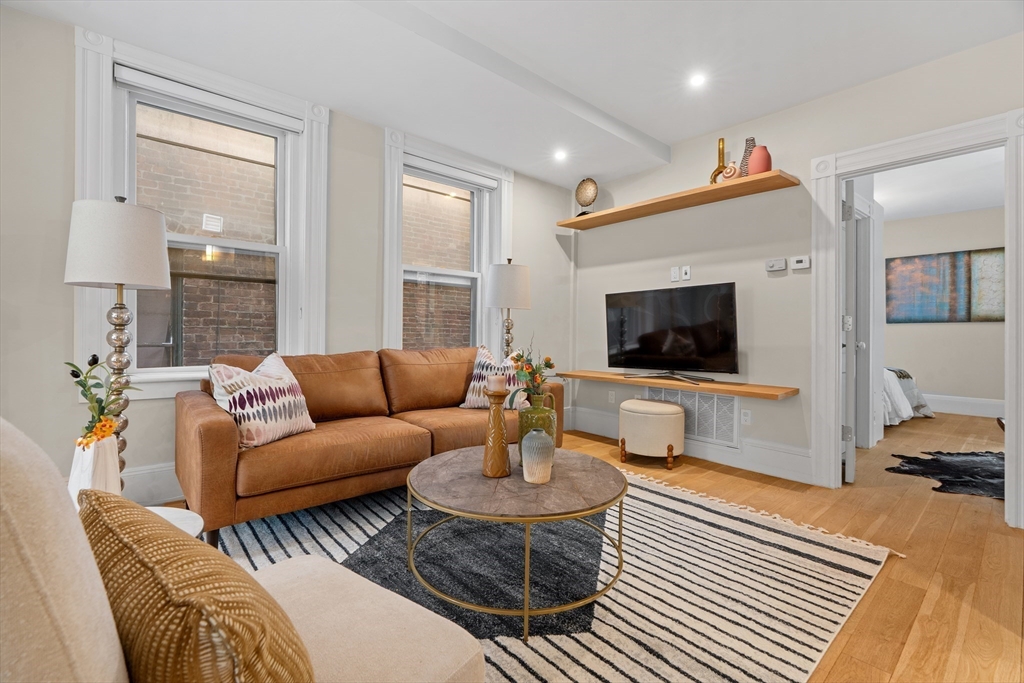 83 Phillips St 83