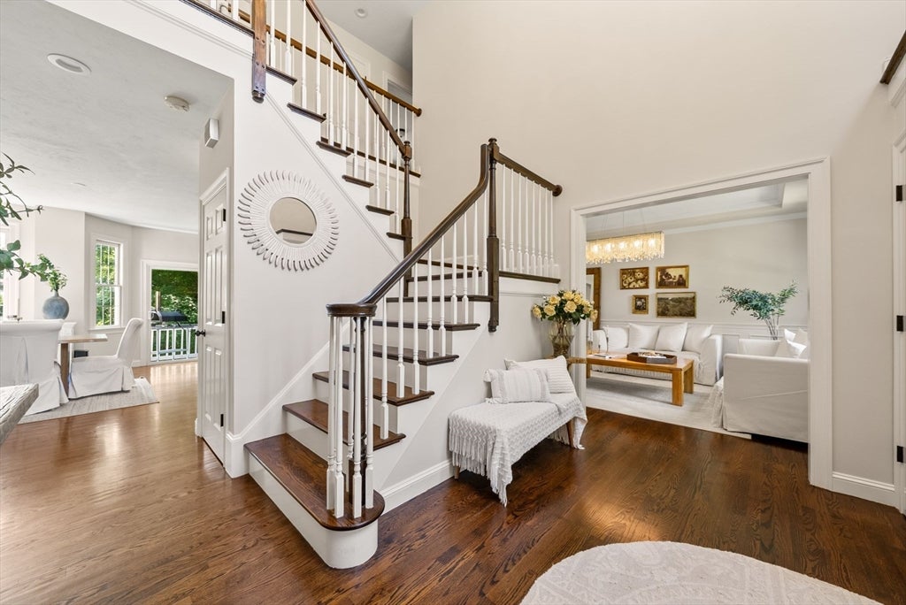 23 Falcon Ridge Dr