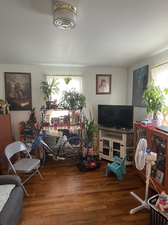 40 Ames St
