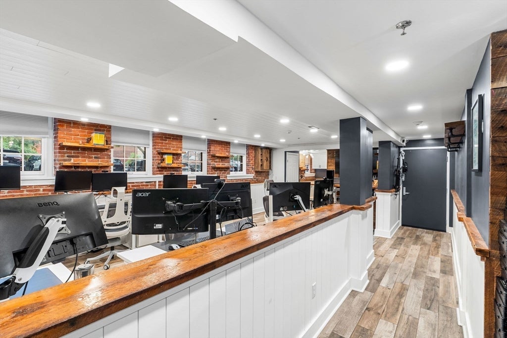 19-23 Pleasant St 103