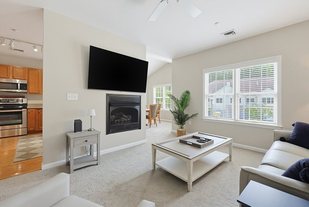 631 East Street C-202, Mansfield, MA Photo #6