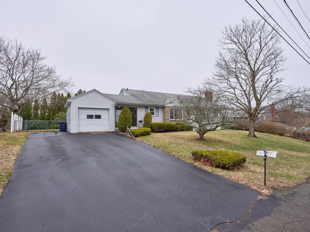 12 Chartier Ln