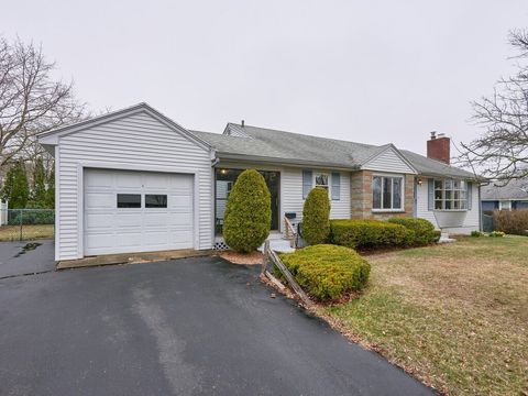 12 Chartier Ln Southbridge MA 01550