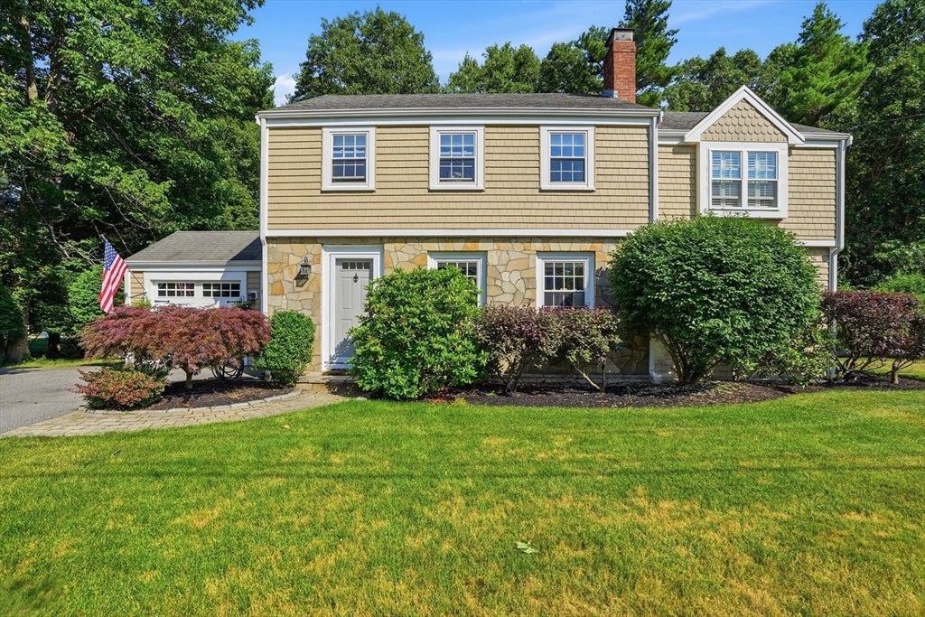 10 Independence Ln
