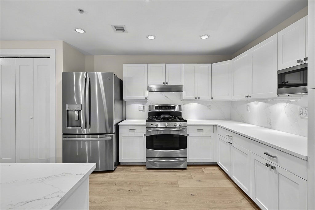 132 Chief Justice Cushing Hwy #214, Cohasset, MA, 132 Chief Justice Cushing Hwy #214, Cohasset, MA Photo #3