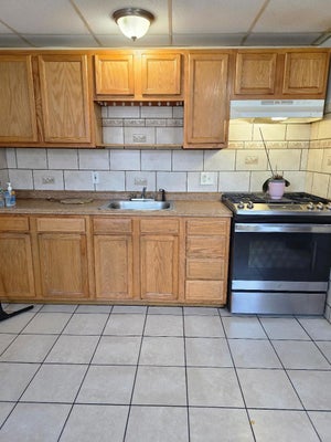 196 RODMAN ST APT 2, FALL RIVER, MA 02721 - Image bf672942a52c25a6c5b2083100145fbc/3132906841