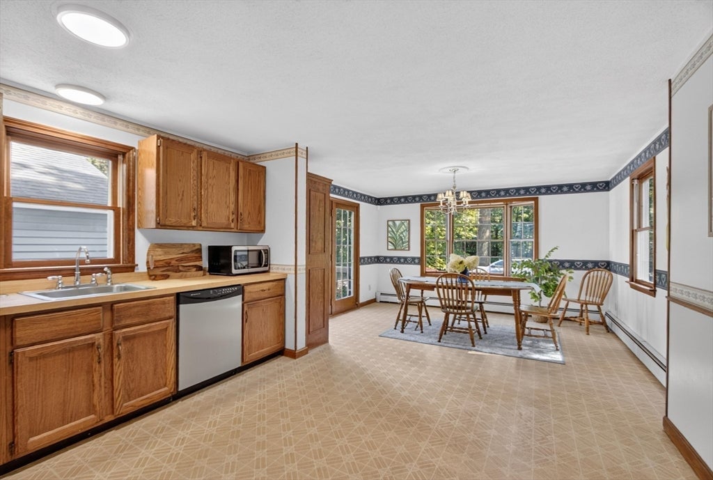 240 Taylor St, Littleton, MA Photo #9