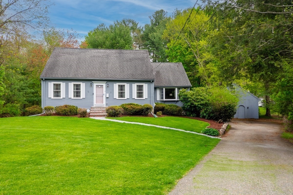 35 Blueberry Lane, Reading, MA Photo #2