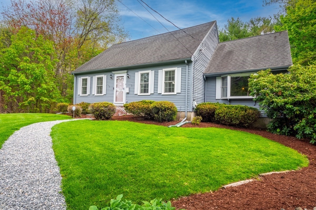35 Blueberry Lane, Reading, MA Photo #1