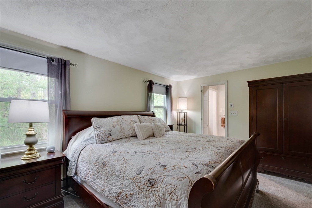 35 Blueberry Lane, Reading, MA Photo #13