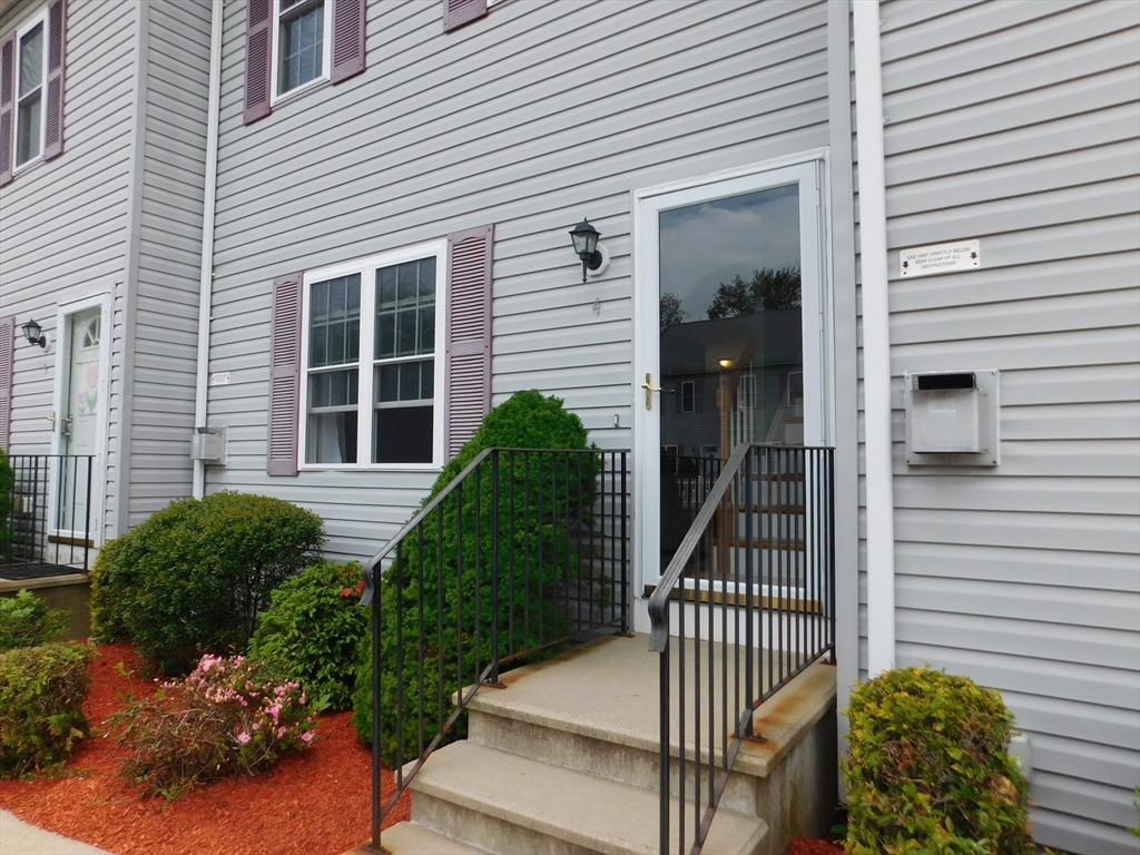5239 N Main Street 4