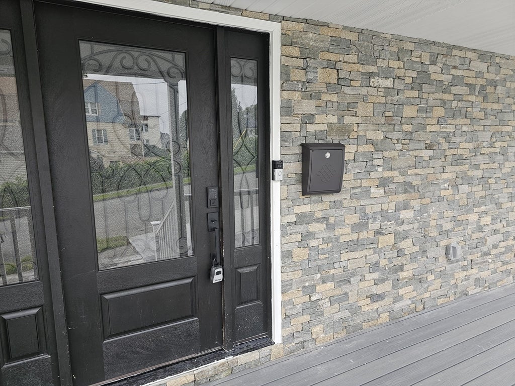 Photo of 5 Scrimgeour Rd, Worcester, MA