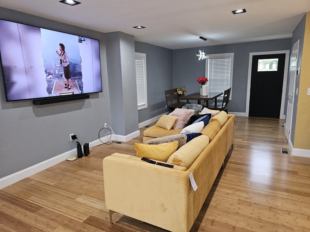 5 Scrimgeour Rd, Worcester, MA, 5 Scrimgeour Rd, Worcester, MA Photo #9