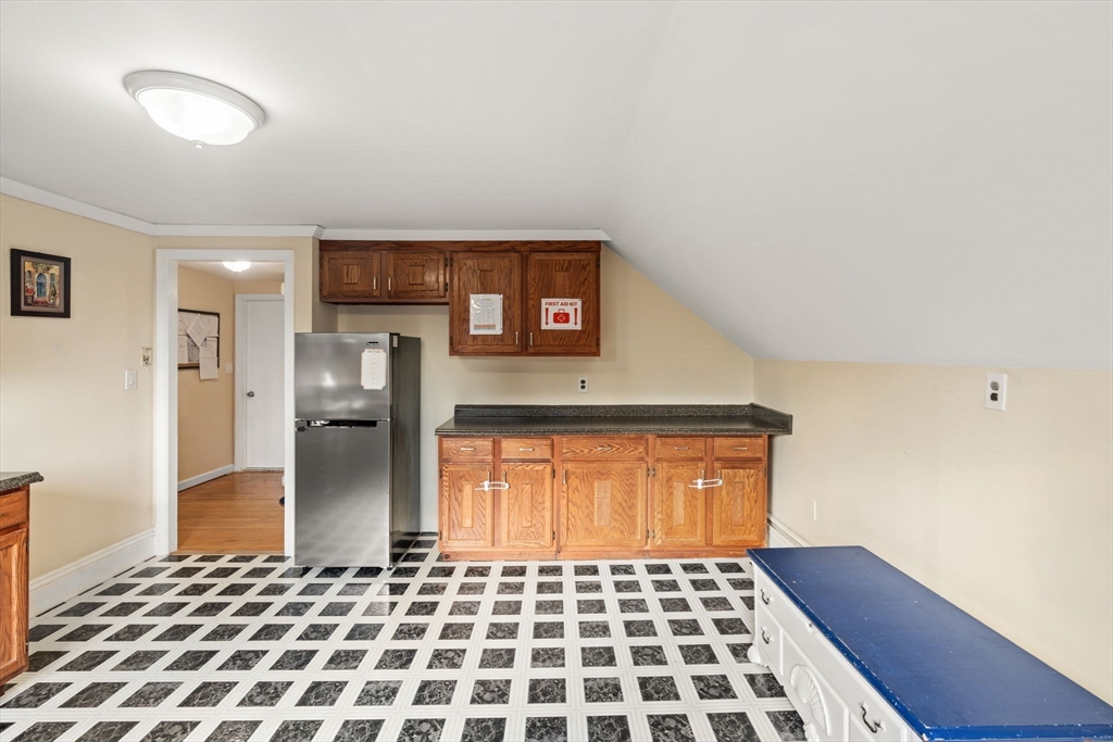 48R Tappan Pl