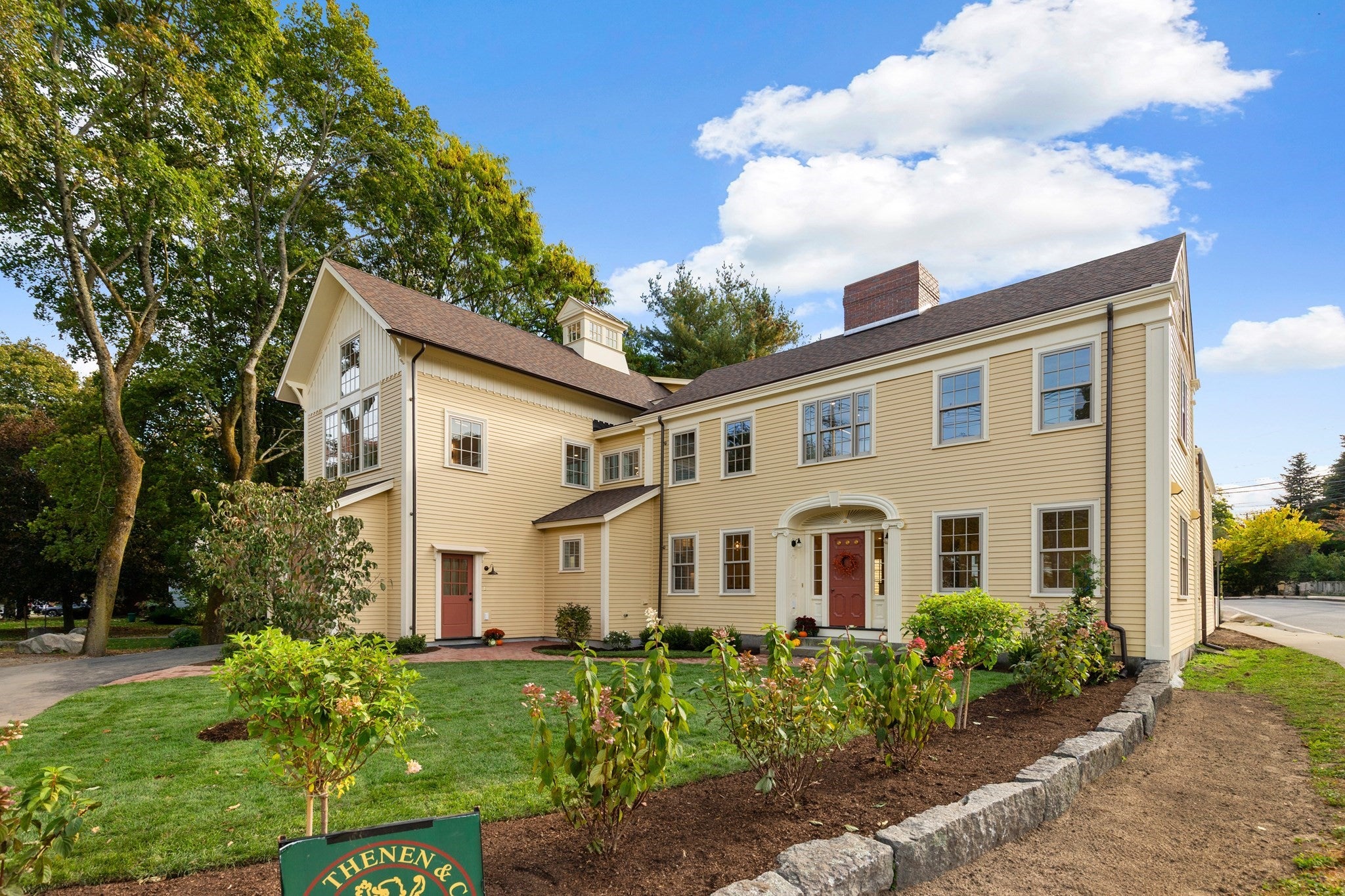 Photo of 2 Pleasant St, Lexington, MA