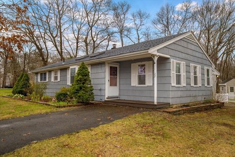 22 Tyler Dr Sandwich MA 02563