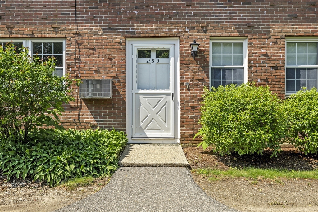 253 Rock St 253