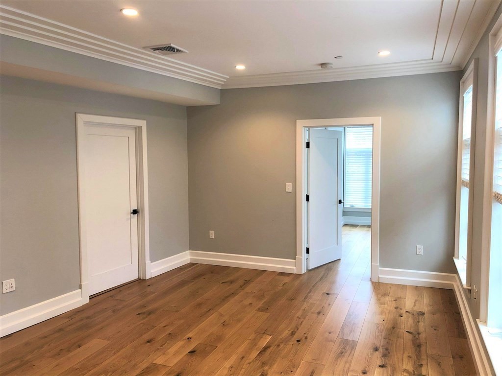 1467 Tremont 202