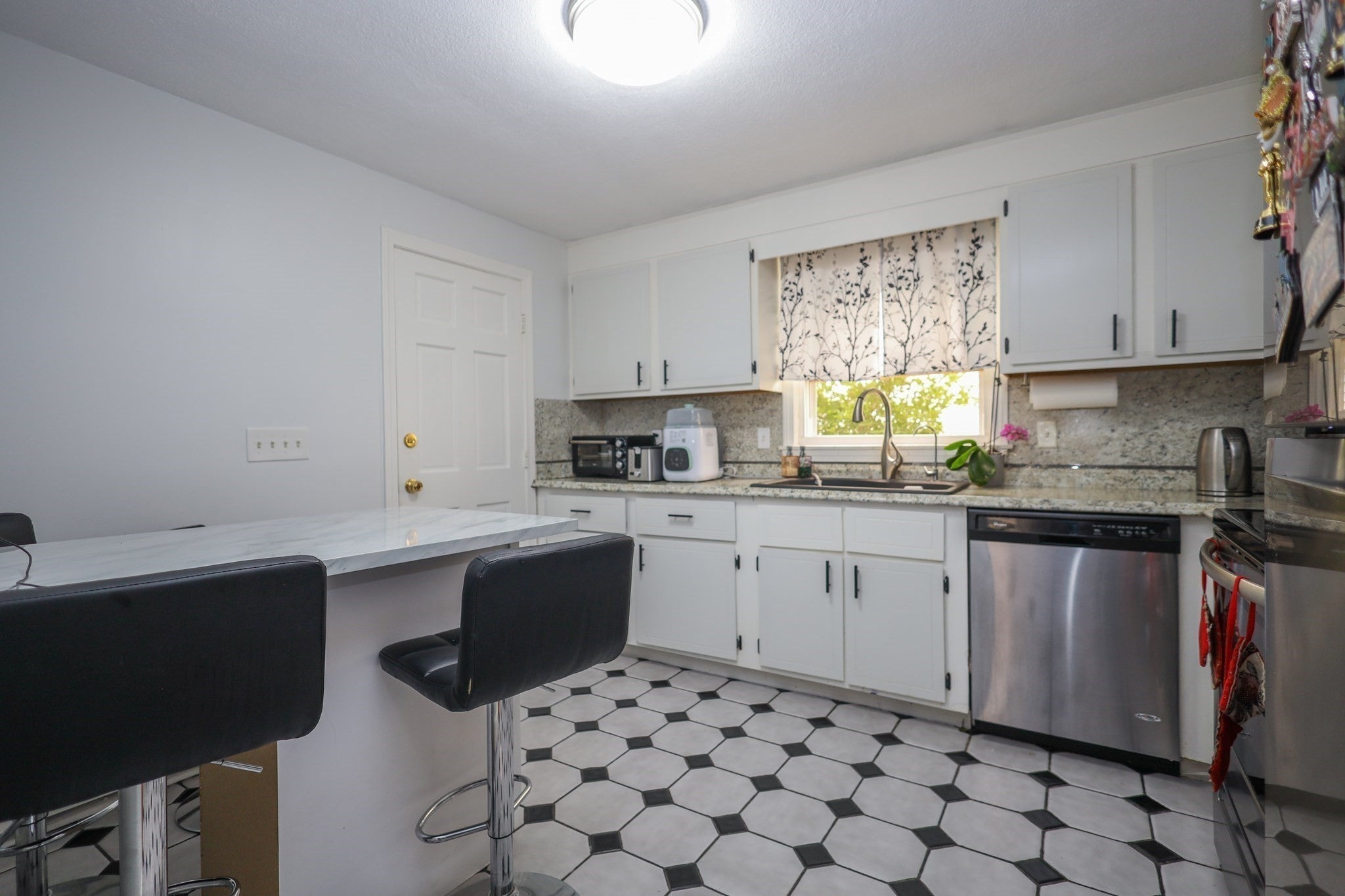 82-84 Sylvia ST, Arlington, MA Photo #8