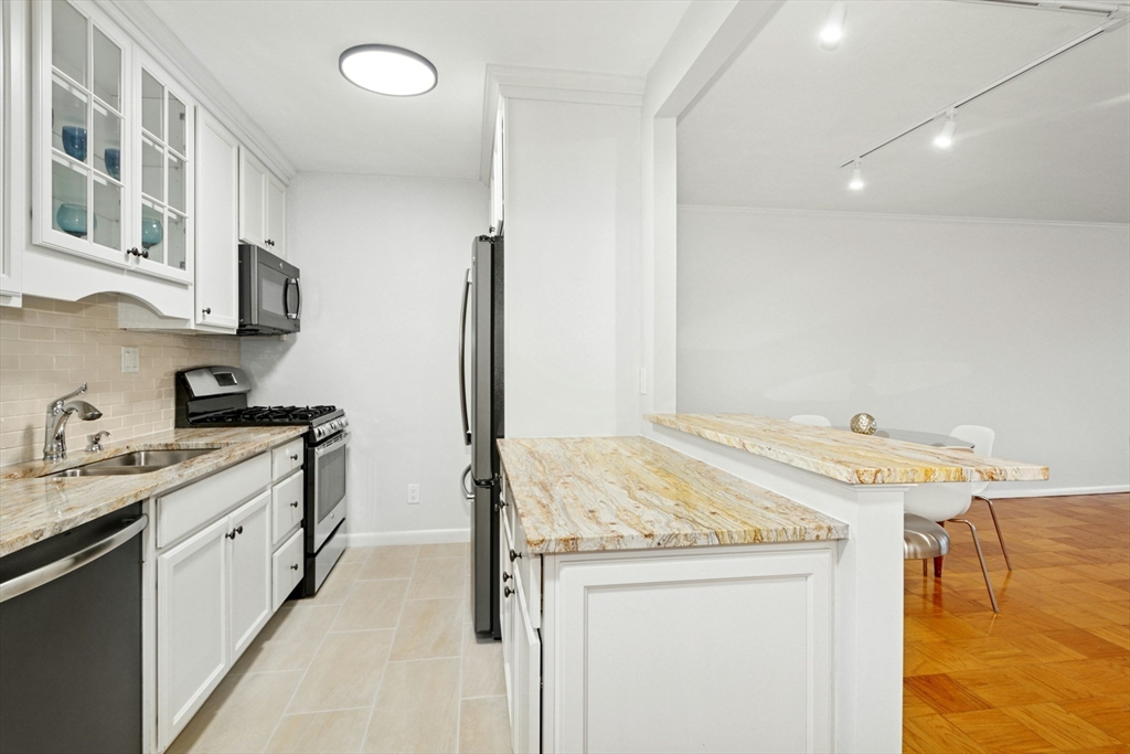 6 Whittier Pl 9H