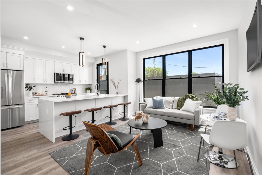 523 2nd St 303