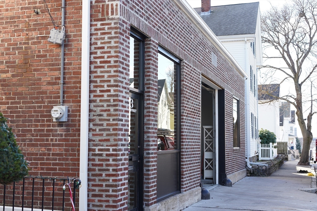 63 Fulton St