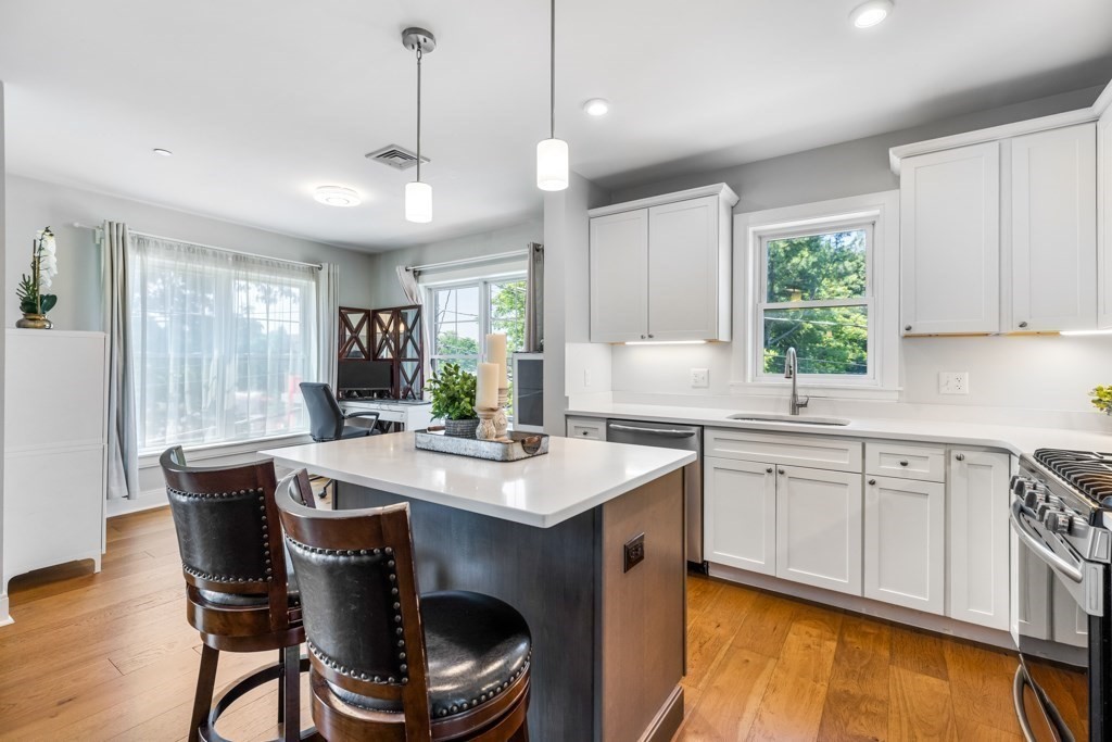 3 Bennett St 204