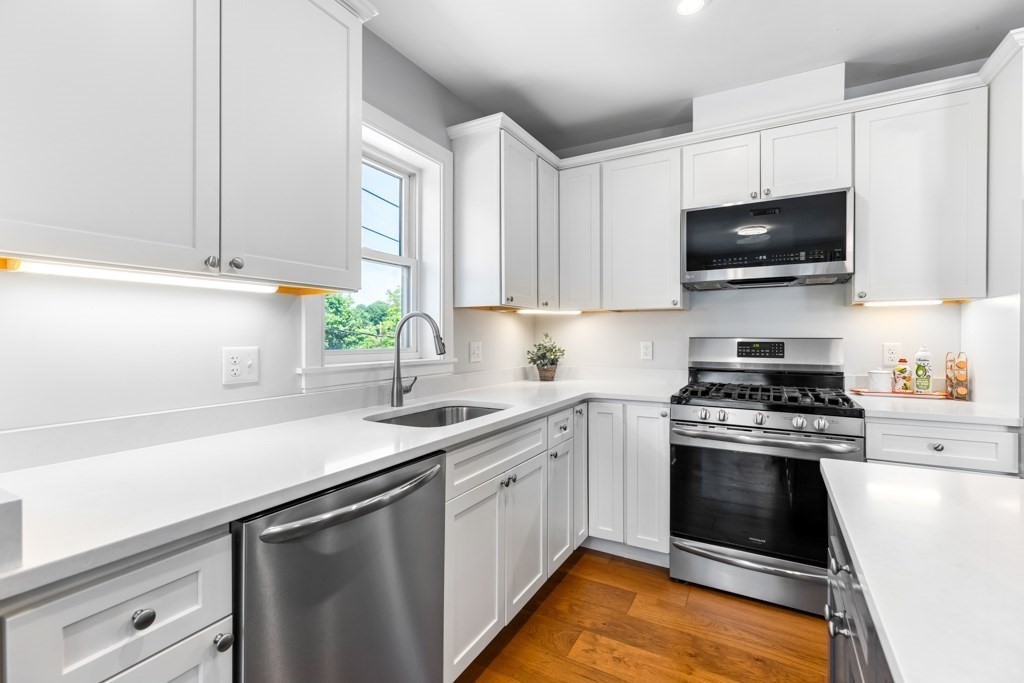 3 Bennett St 204