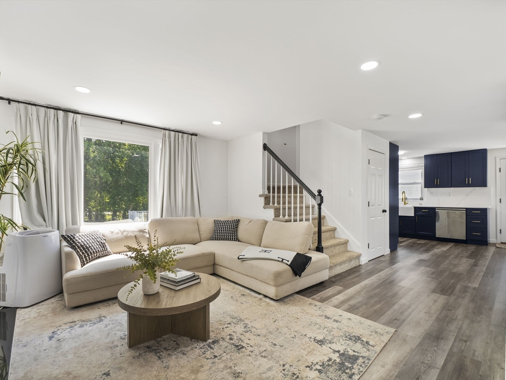 43 Oak Knoll Rd