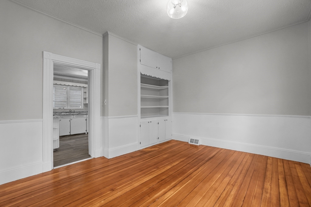 166 Grinnell St
