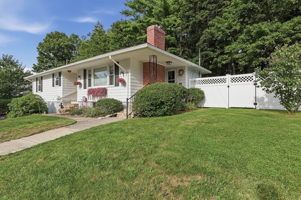 28 Hilltop Circle, Worcester, MA Photo #1