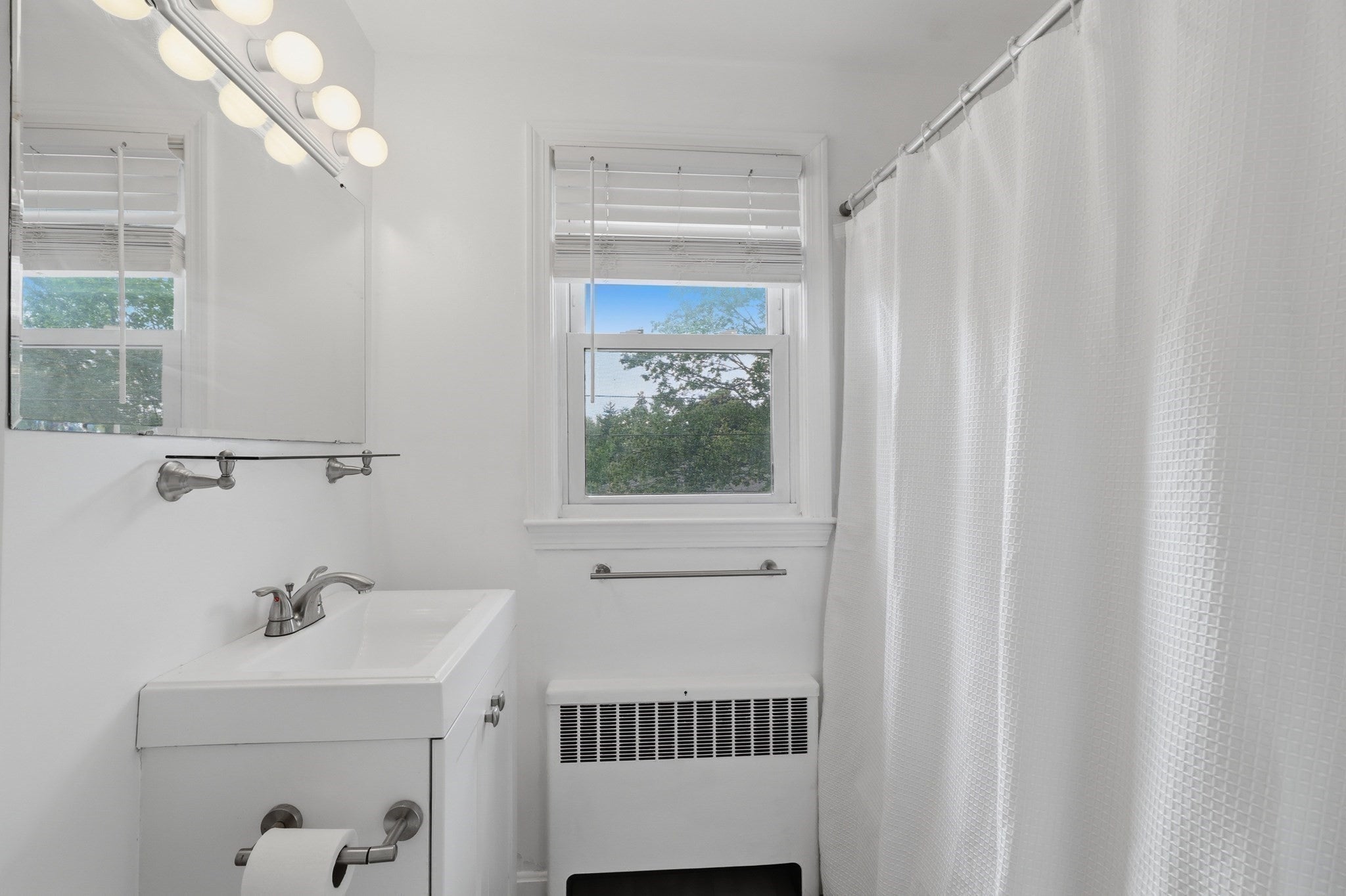 28 Hilltop Circle, Worcester, MA Photo #18