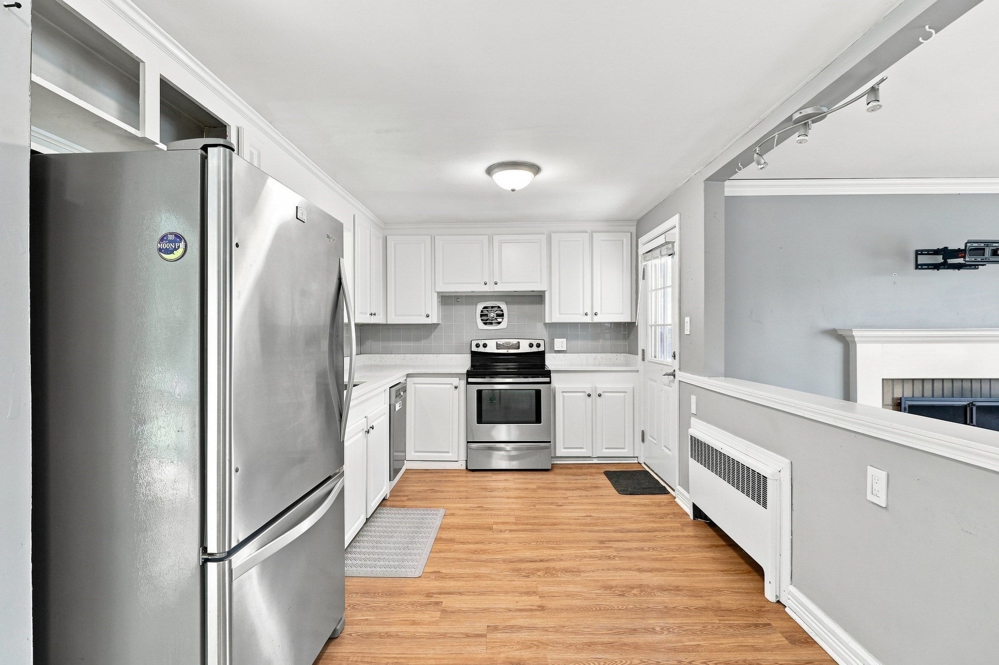 28 Hilltop Circle, Worcester, MA Photo #5