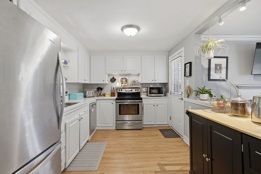 28 Hilltop Circle, Worcester, MA Photo #12