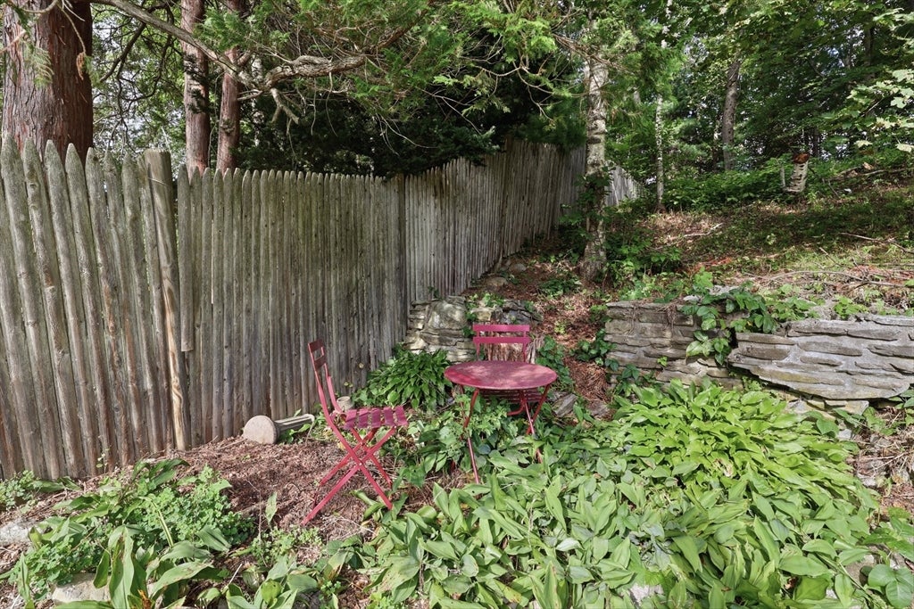 28 Hilltop Circle, Worcester, MA Photo #27